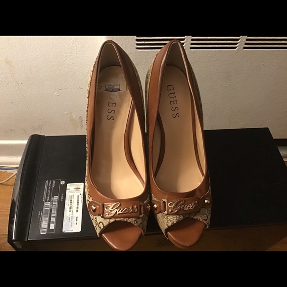 Guess heels shoes. Height 4.33. - Picture 1 of 7